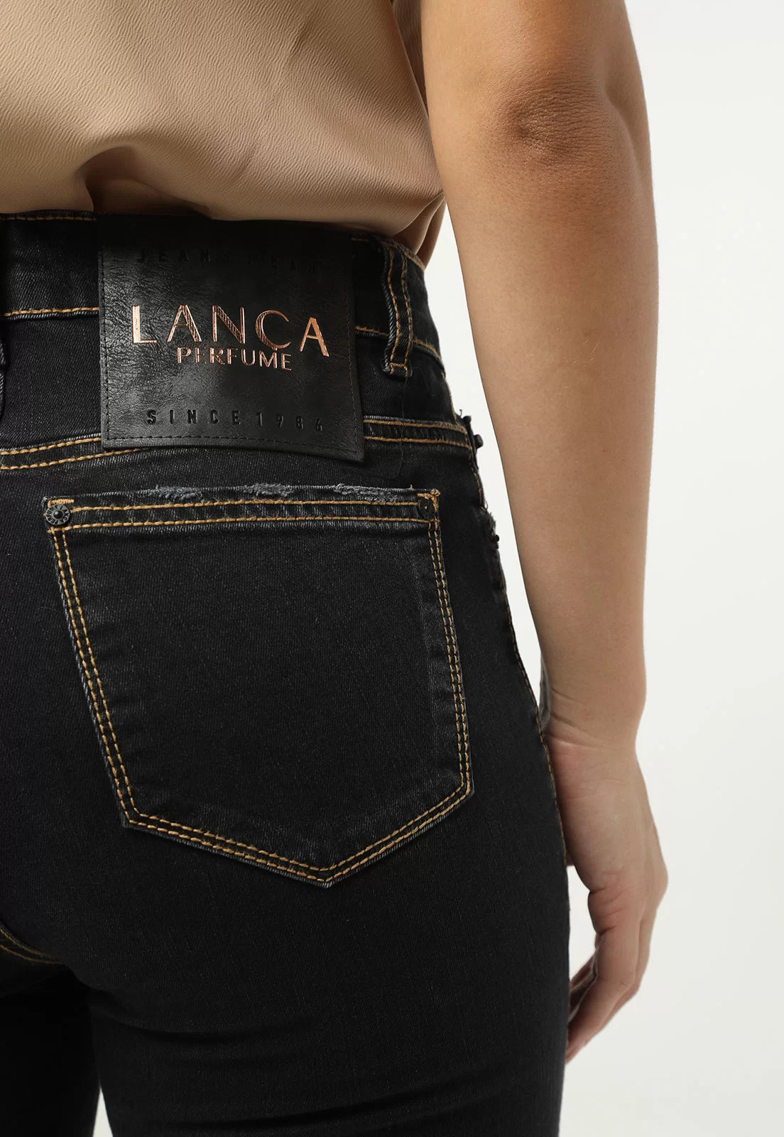 Mia bakana - Lanca Perfume Jeans